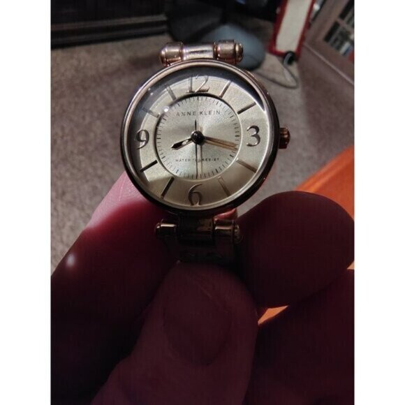 Anne Klein ladies watch. .New Battery JUST installed - Picture 7 of 10